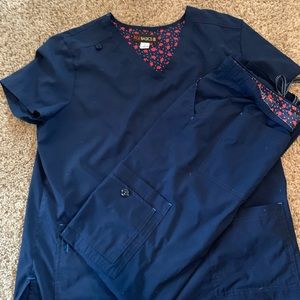 Koi basic navy scrub set